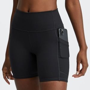 Black Fabletics On-The-Go 6” Short